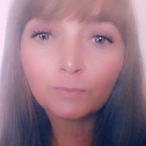 Meet your Posher, Connie